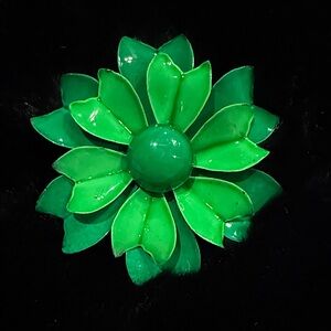 Vibrant Vintage Green Enamel Flower Brooch